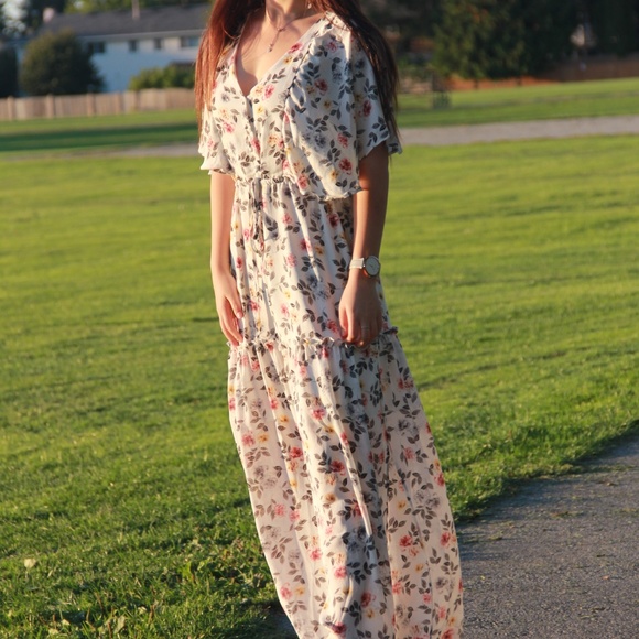 (CLEARANCE)Floral. Button-Down Maxi Dress - Picture 2 of 8